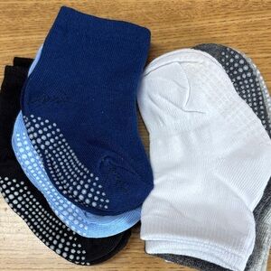 Children’s 6 Bundle No-Show Grip Socks for Girls or Boys